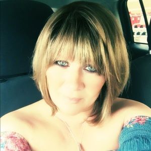 Meet your Posher, Laurie